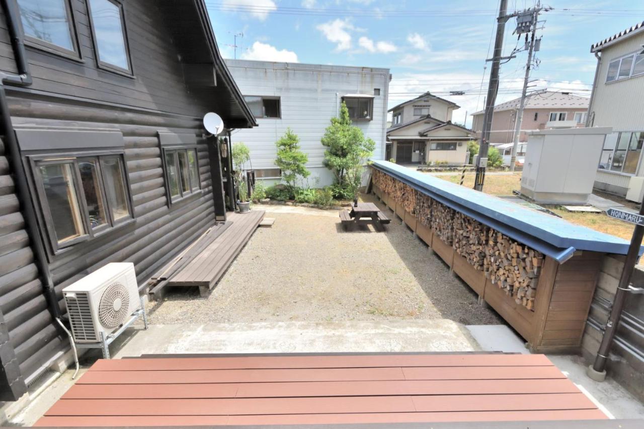 Carrefour Guesthouse カルフール ゲストハウス Toyama Station Esterno foto