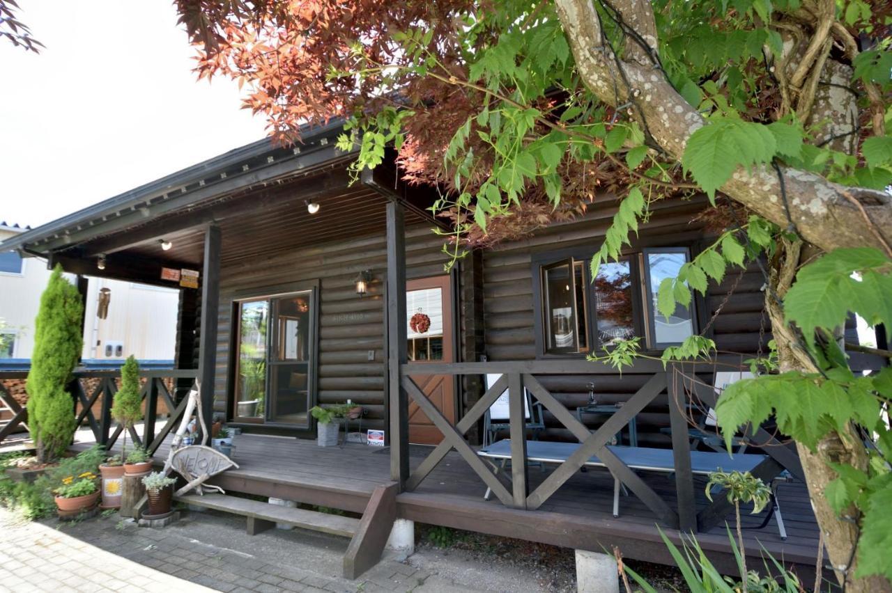 Carrefour Guesthouse カルフール ゲストハウス Toyama Station Esterno foto