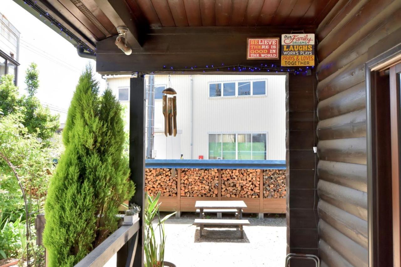 Carrefour Guesthouse カルフール ゲストハウス Toyama Station Esterno foto